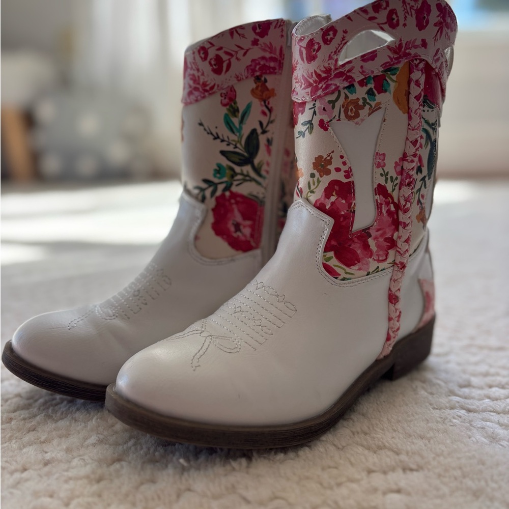 SweetHoney Floral White Cowboy Boots - Picture 3 of 8